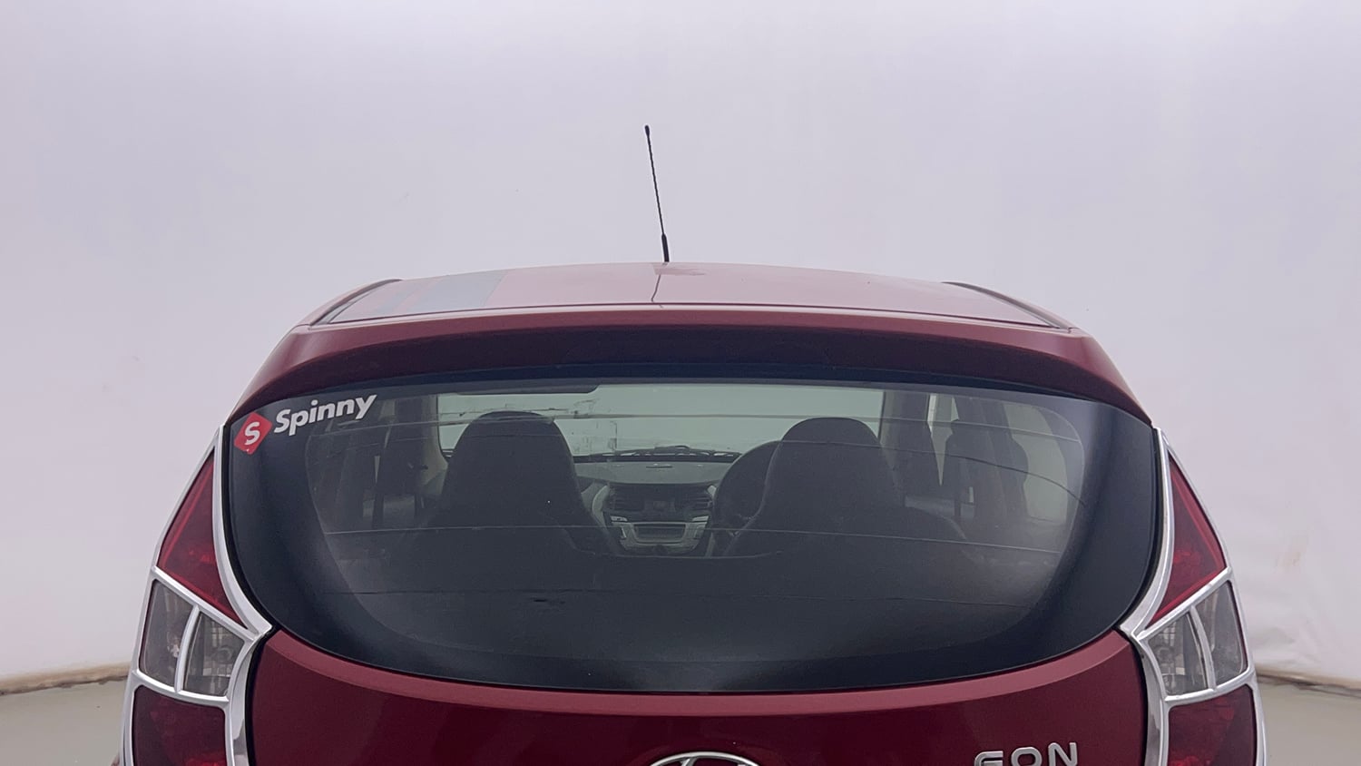 Used 2018 Hyundai Eon Magna + Petrol Manual exterior BACK WINDSHIELD VIEW