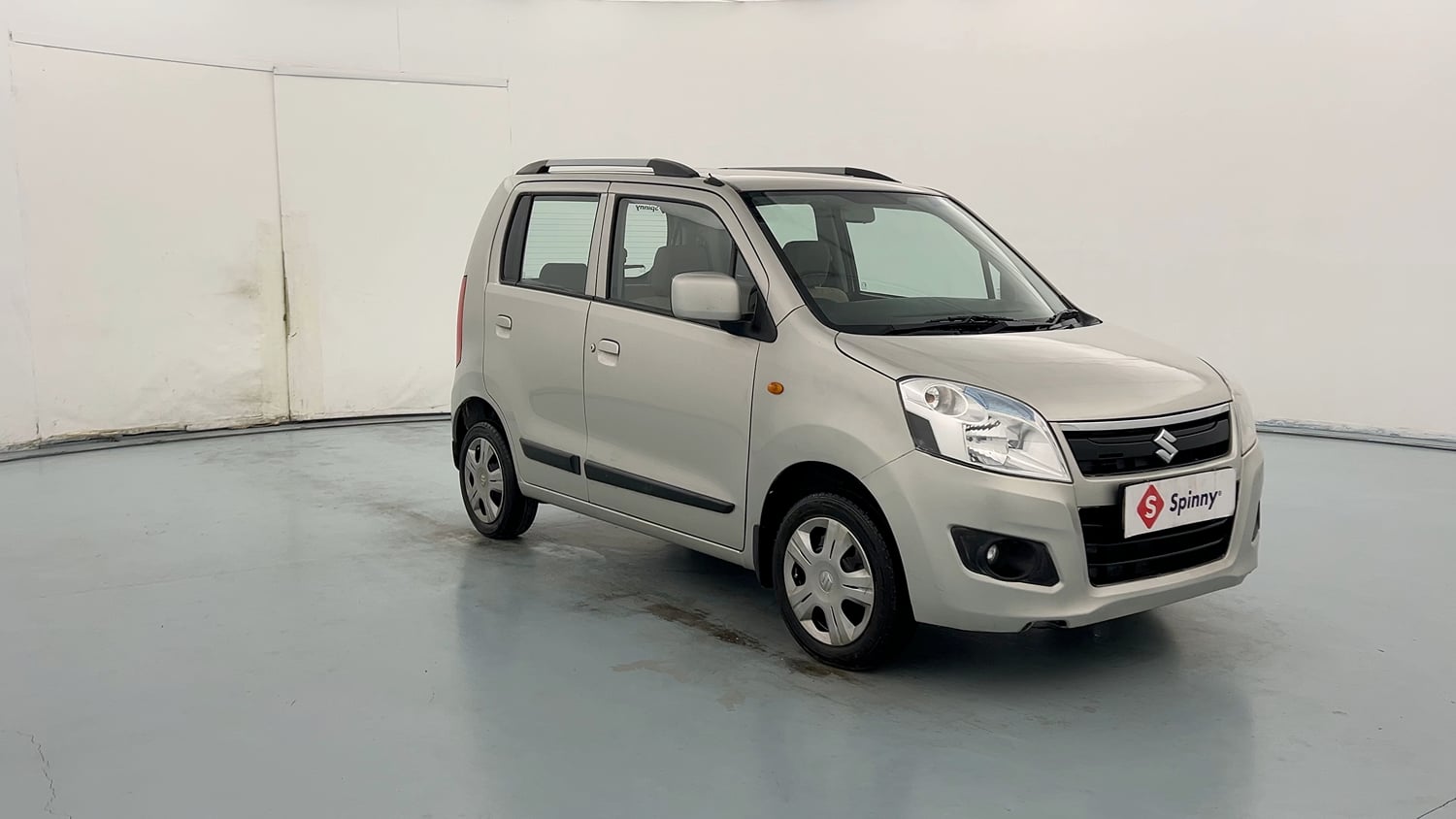 Used 2017 Maruti Suzuki Wagon R 1.0 VXI AMT Petrol Automatic exterior RIGHT FRONT CORNER VIEW