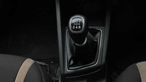 Used 2016 Hyundai Elite i20 Asta 1.2 Petrol Manual interior GEAR  KNOB VIEW