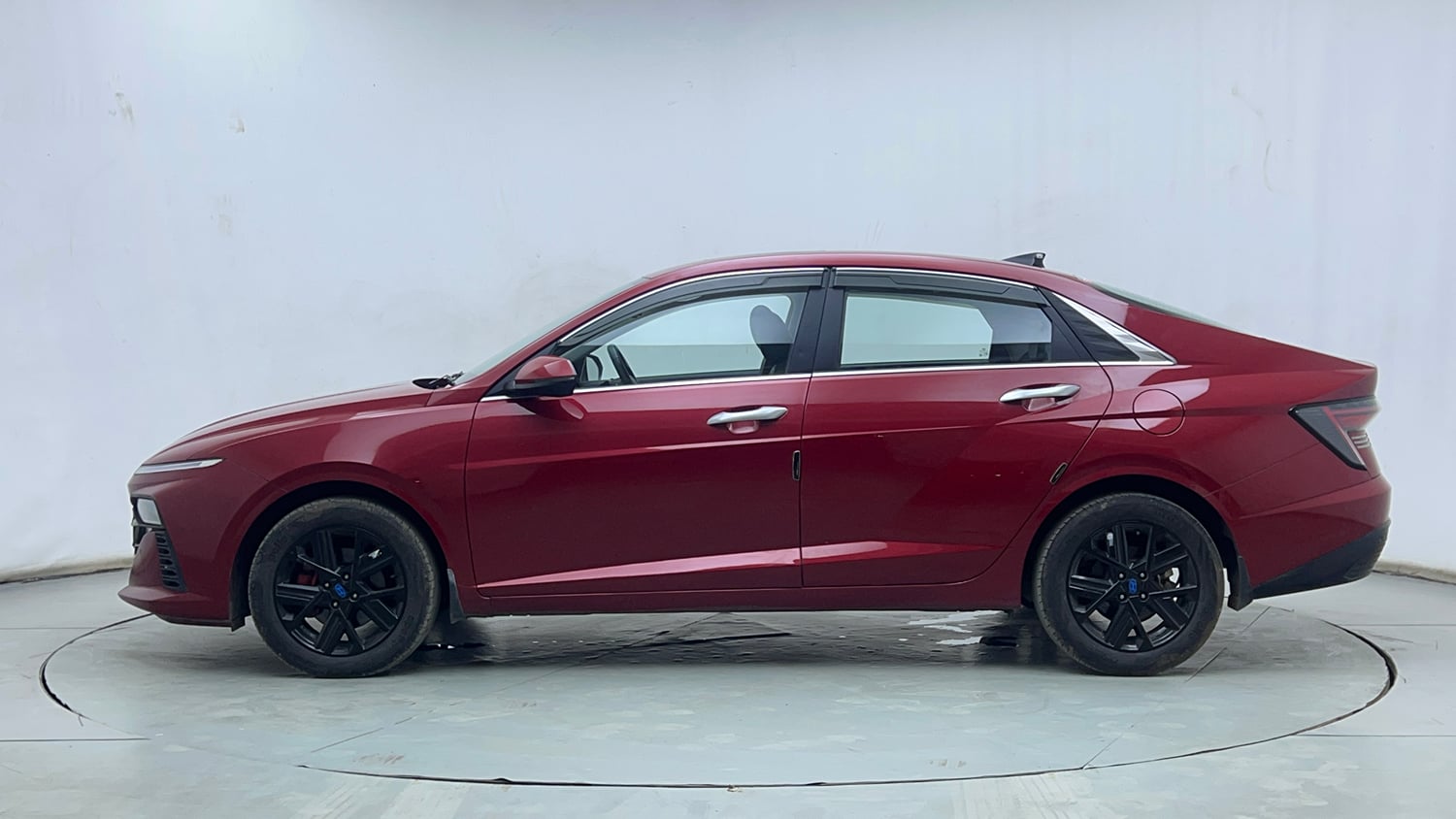 Used 2023 Hyundai Verna SX (O) 1.5 Turbo Petrol DCT Petrol Automatic exterior LEFT SIDE VIEW