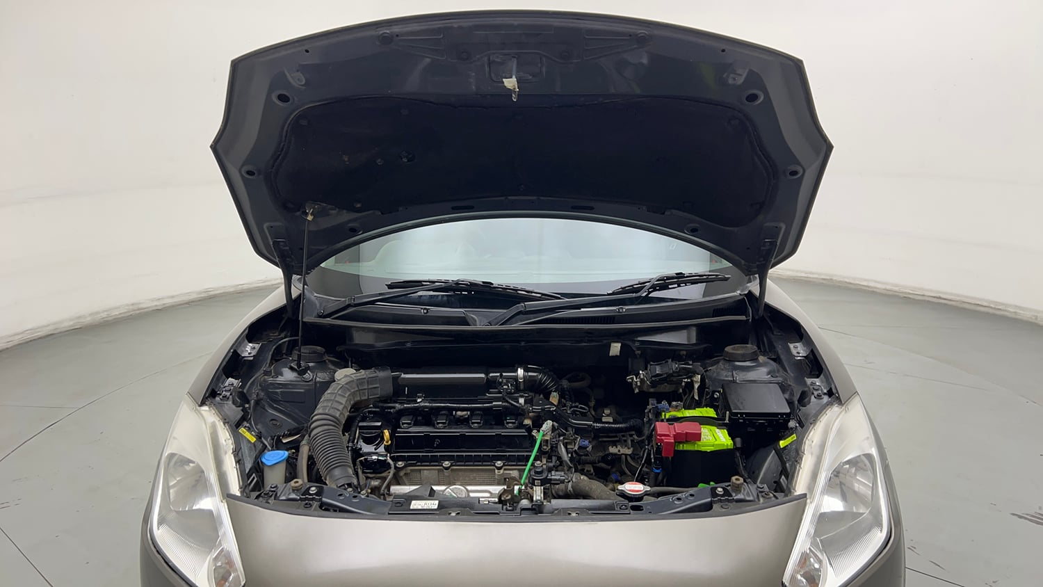 Used 2022 Maruti Suzuki Swift VXi Petrol Manual engine ENGINE & BONNET OPEN FRONT VIEW