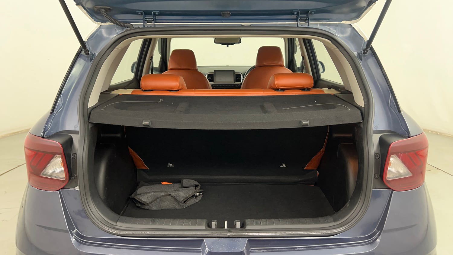 Used 2021 Hyundai Venue SX Plus 1.0 Turbo DCT Petrol Automatic interior DICKY INSIDE VIEW