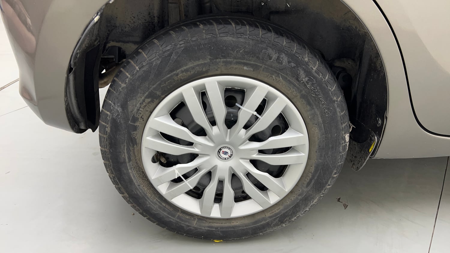 Used 2022 Maruti Suzuki Swift VXi Petrol Manual tyres RIGHT REAR TYRE RIM VIEW