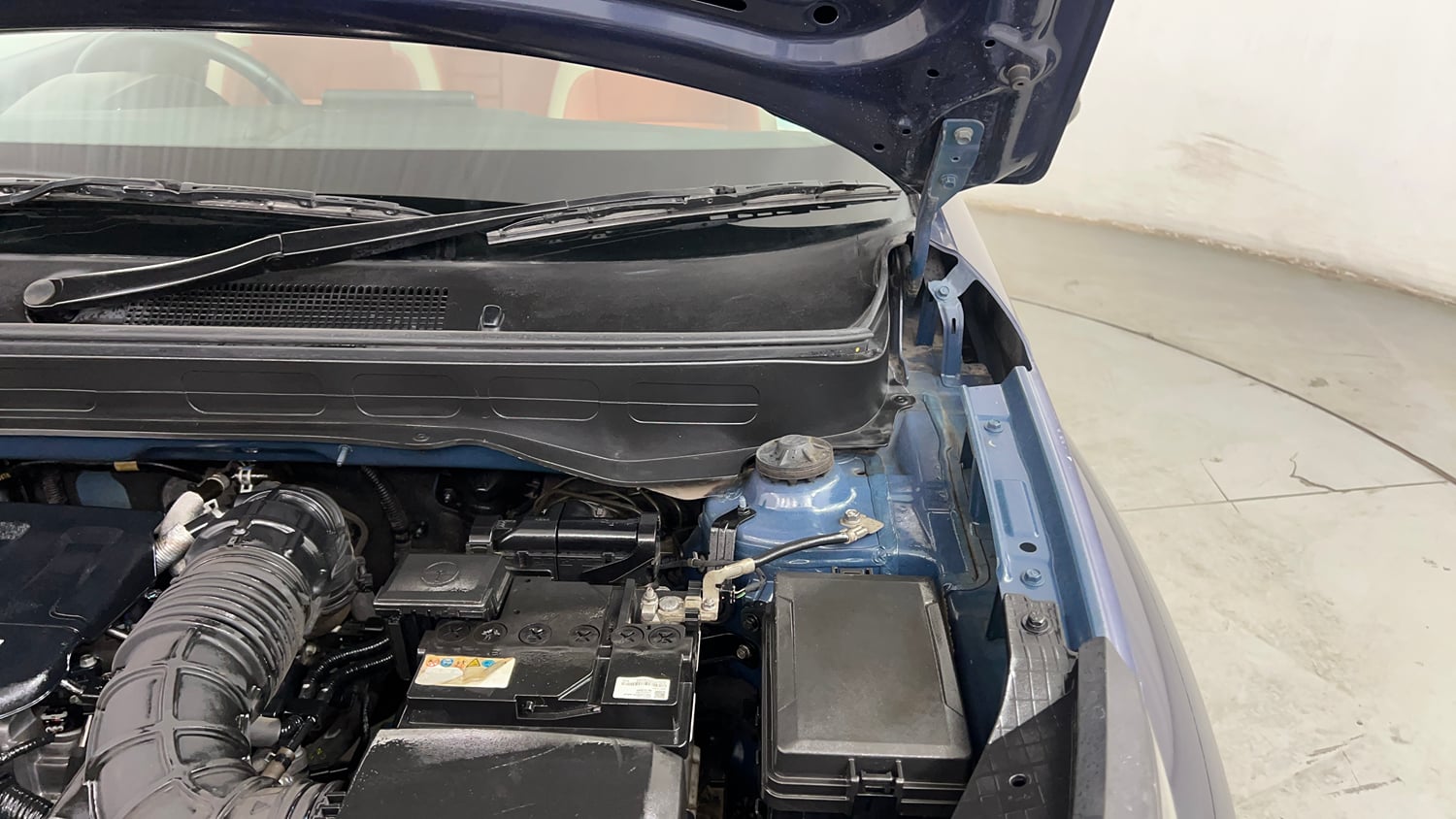 Used 2021 Hyundai Venue SX Plus 1.0 Turbo DCT Petrol Automatic engine ENGINE LEFT SIDE HINGE & APRON VIEW