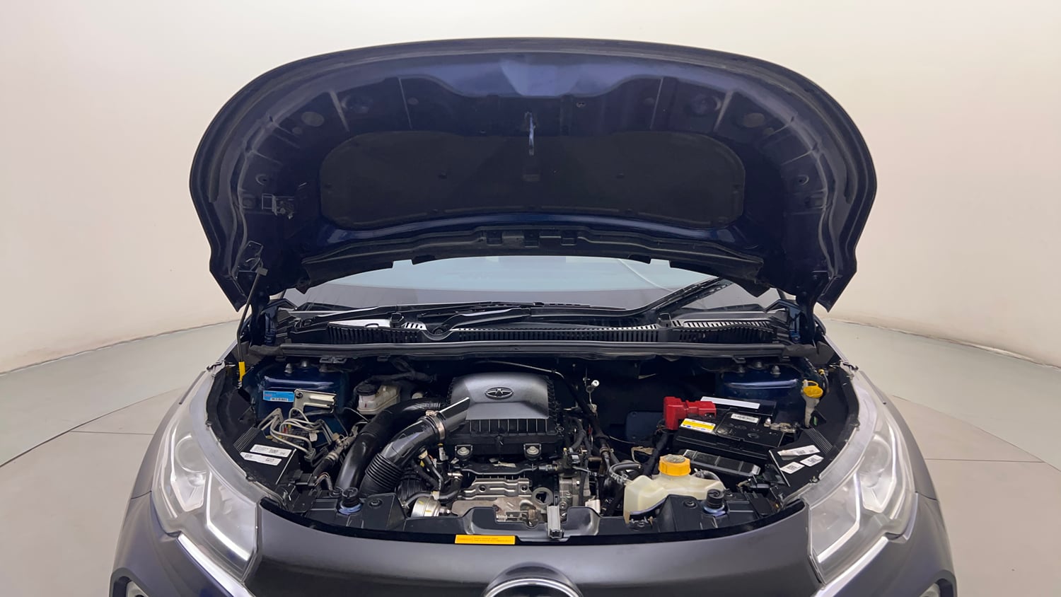 Used 2023 Tata Nexon XZ Plus LUXS Dual Tone Petrol Manual engine ENGINE & BONNET OPEN FRONT VIEW