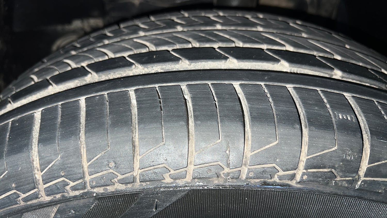 Used 2021 Tata Nexon XZA Plus Diesel Diesel Automatic tyres LEFT FRONT TYRE TREAD VIEW