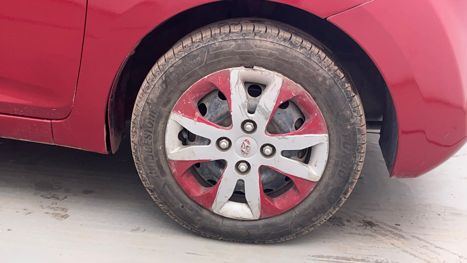 Used 2018 Hyundai Eon Magna + Petrol Manual tyres RIGHT FRONT TYRE RIM VIEW