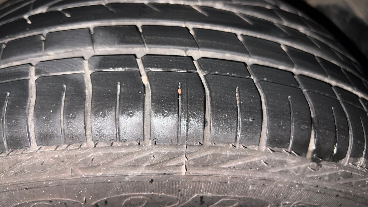 Used 2023 Tata Nexon XZ Plus LUXS Dual Tone Petrol Manual tyres LEFT REAR TYRE TREAD VIEW