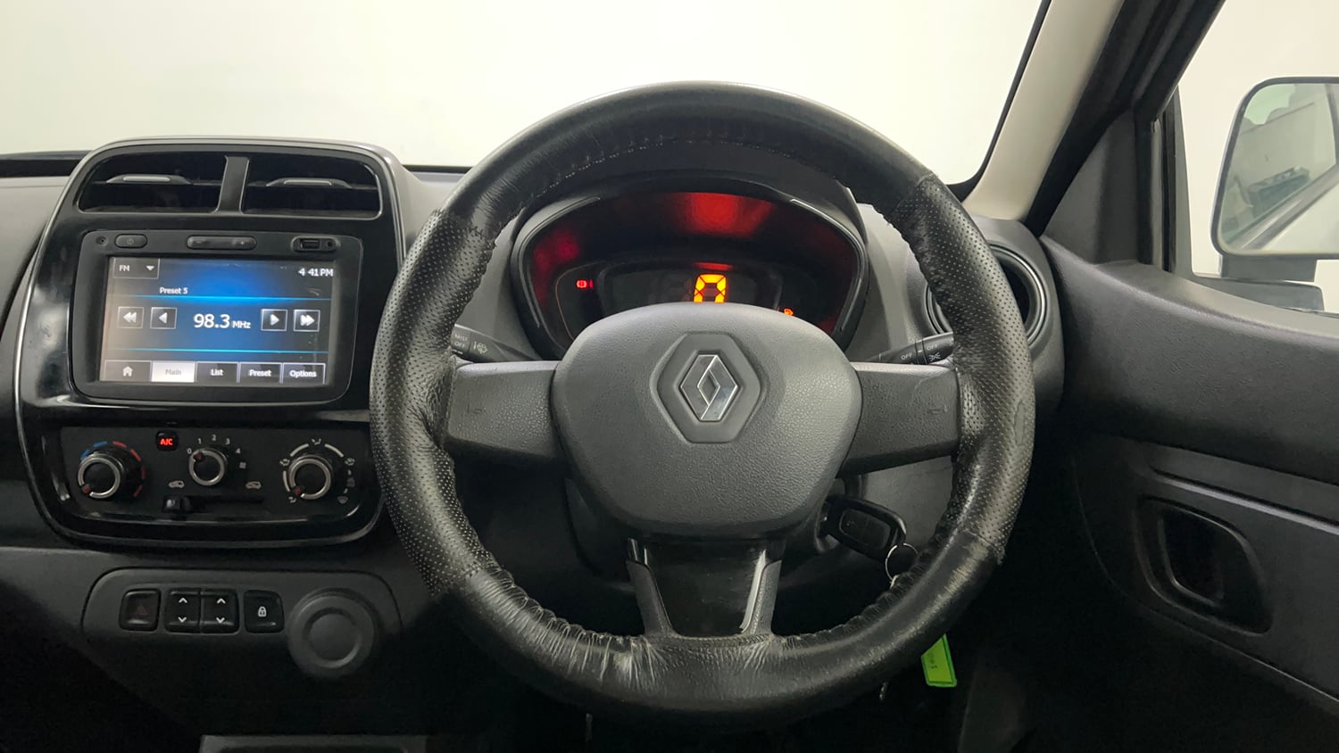 Used 2016 Renault Kwid RXT Petrol Manual interior STEERING VIEW