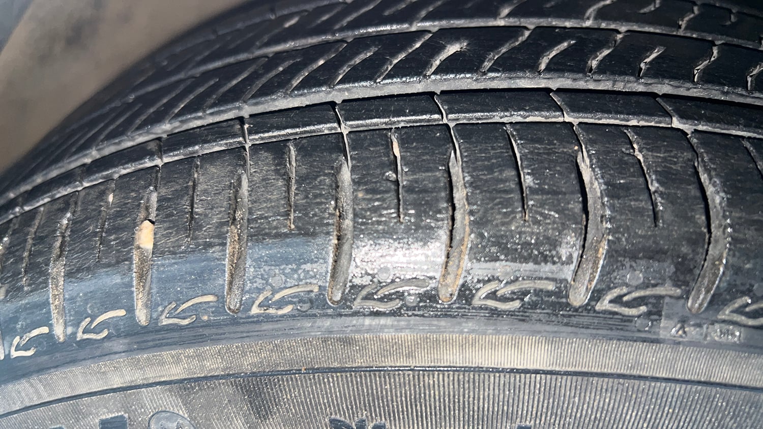 Used 2023 Hyundai Grand i10 Nios Sportz 1.2 Kappa VTVT Petrol Manual tyres RIGHT FRONT TYRE TREAD VIEW