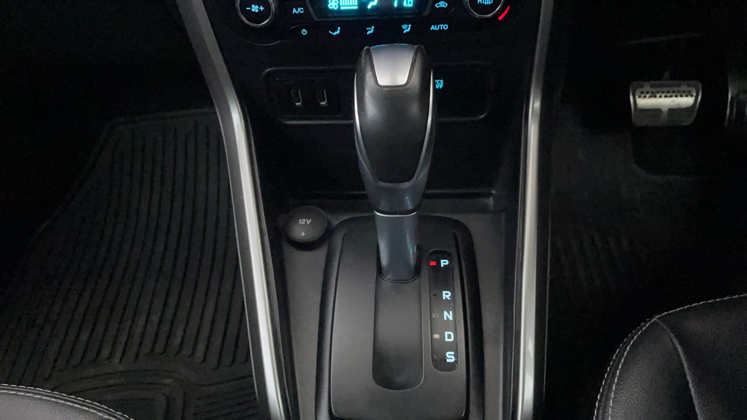 Used 2020 Ford EcoSport Titanium + 1.5L Ti-VCT AT Petrol Automatic interior GEAR  KNOB VIEW
