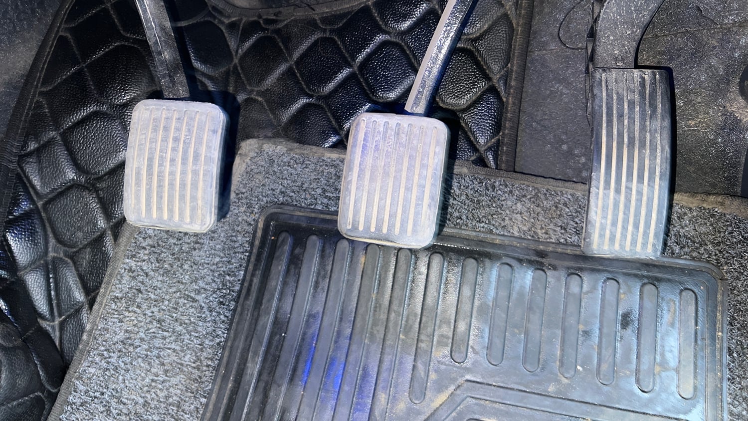 Used 2023 Hyundai Grand i10 Nios Sportz 1.2 Kappa VTVT Petrol Manual interior PEDALS VIEW