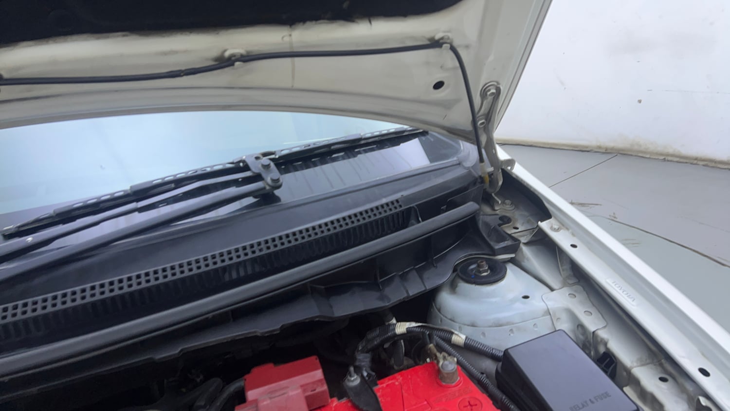 Used 2018 Toyota Etios Liva VXD Diesel Manual engine ENGINE LEFT SIDE HINGE & APRON VIEW