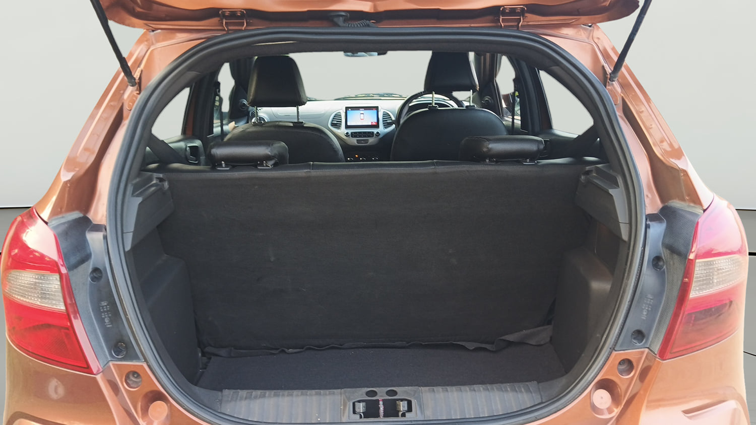 Used 2019 Ford Freestyle Trend Plus 1.2 Ti-VCT Petrol Manual interior DICKY INSIDE VIEW