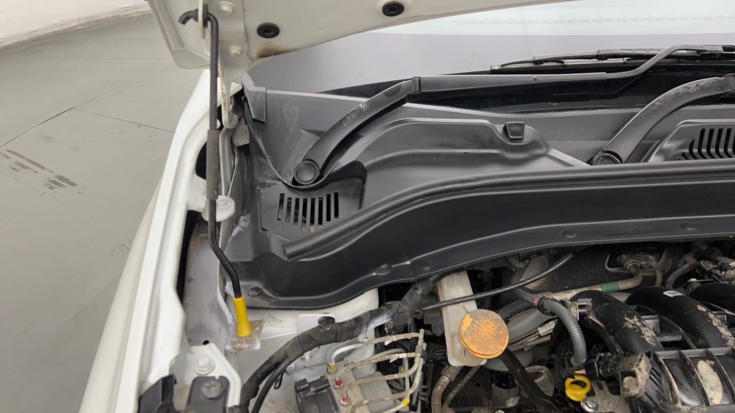 Used 2024 Tata Punch Adventure AMT Petrol Automatic engine ENGINE RIGHT SIDE HINGE & APRON VIEW