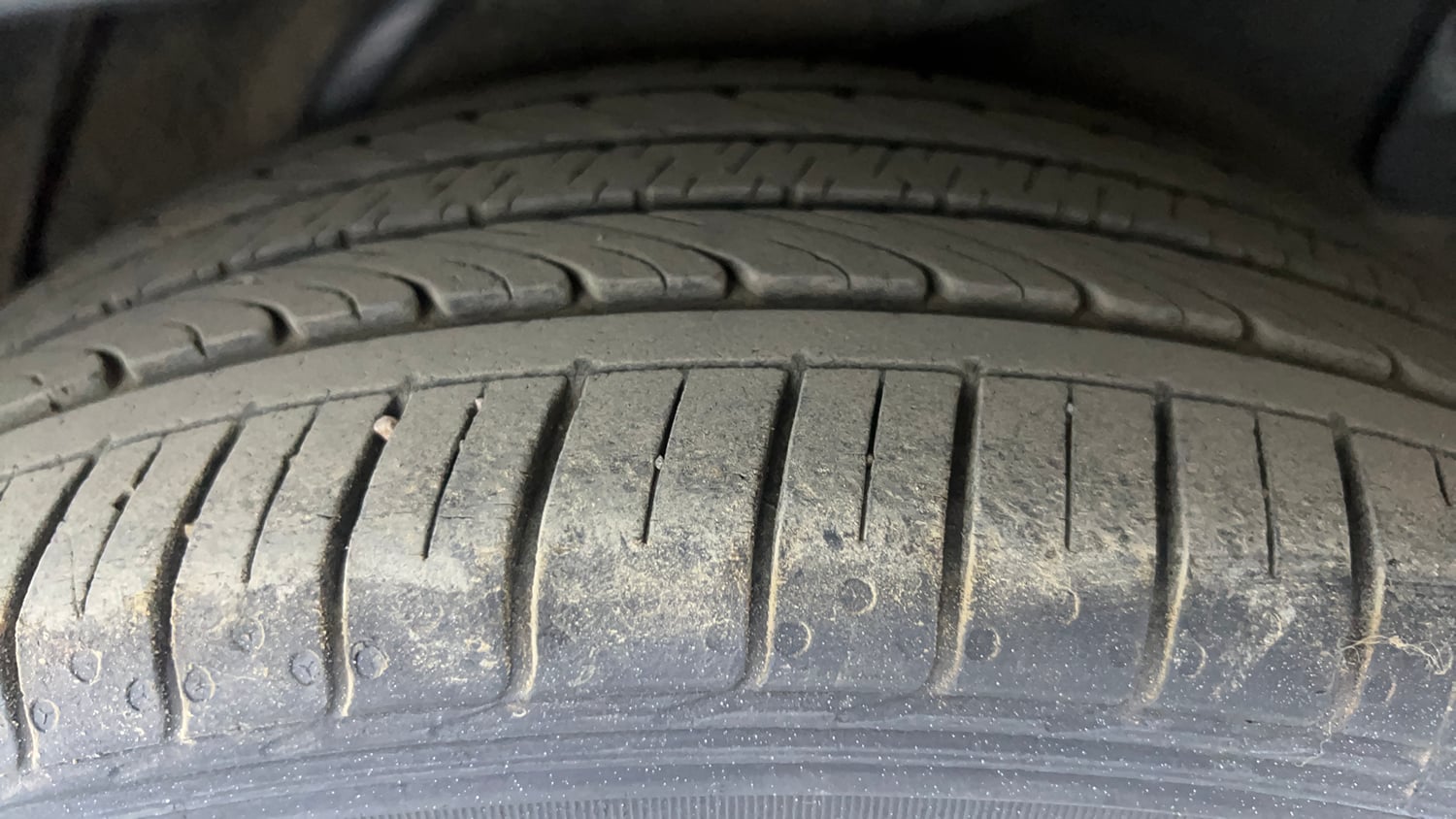 Used 2013 Hyundai Verna Fluidic 1.6 VTVT SX Petrol Manual tyres LEFT REAR TYRE TREAD VIEW