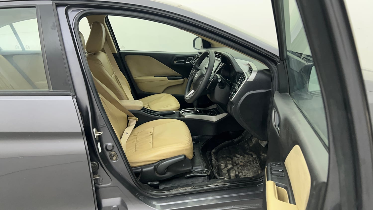 Used 2019 Honda City V CVT Petrol Petrol Automatic interior RIGHT SIDE FRONT DOOR CABIN VIEW
