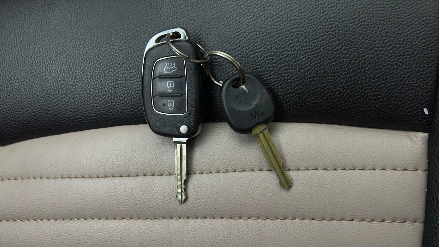 Used 2016 Hyundai Elite i20 Sportz 1.2 Petrol Manual extra CAR KEY VIEW