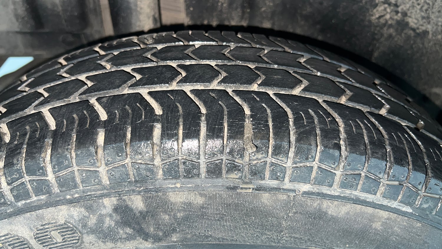 Used 2014 Maruti Suzuki Swift VXi Petrol Manual tyres RIGHT REAR TYRE TREAD VIEW
