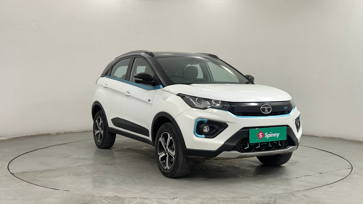 Used 2022 Tata Nexon EV XZ Plus Electric Automatic exterior RIGHT FRONT CORNER VIEW
