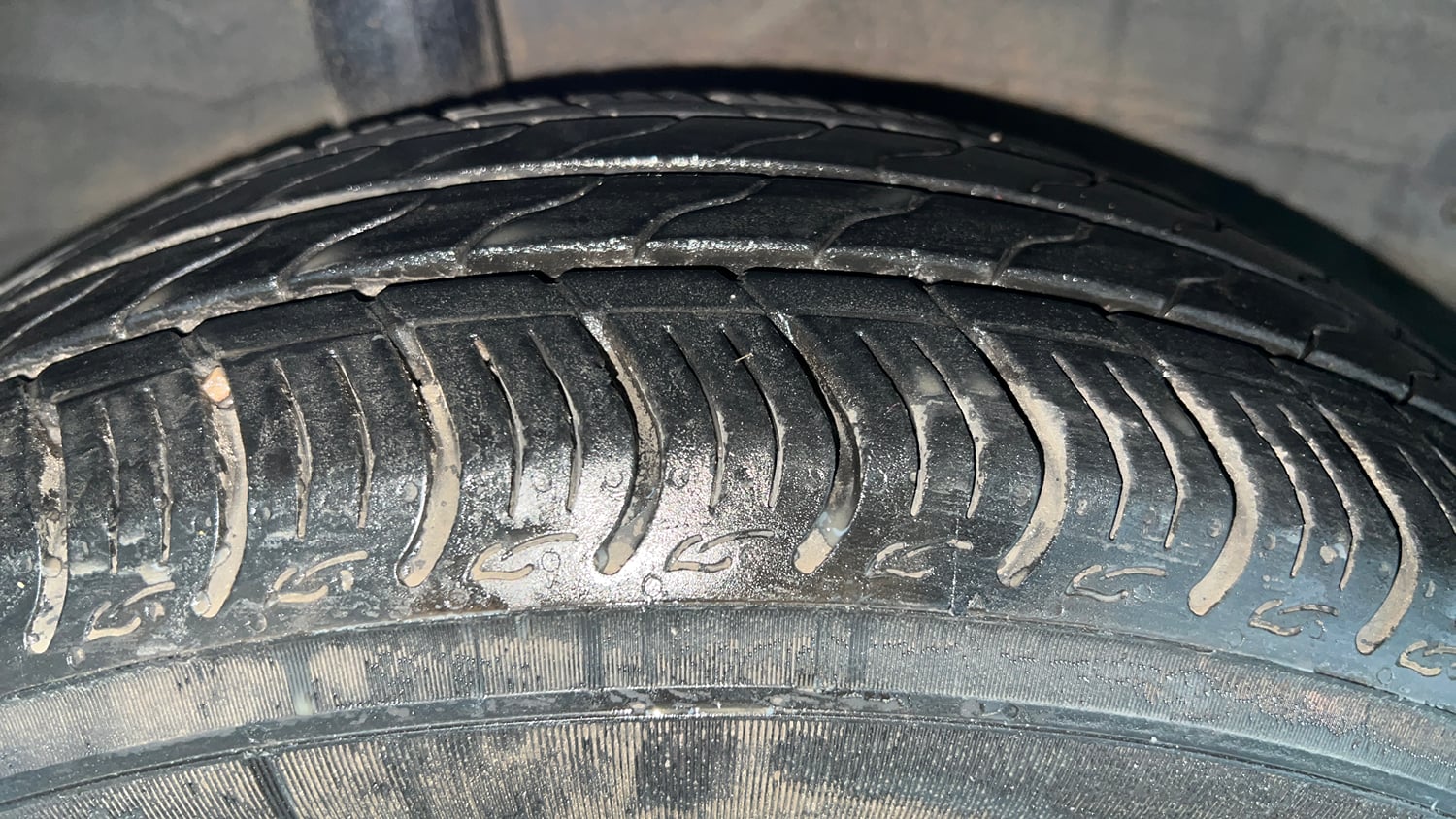 Used 2018 Honda Amaze 1.5 V CVT Diesel Diesel Automatic tyres RIGHT REAR TYRE TREAD VIEW