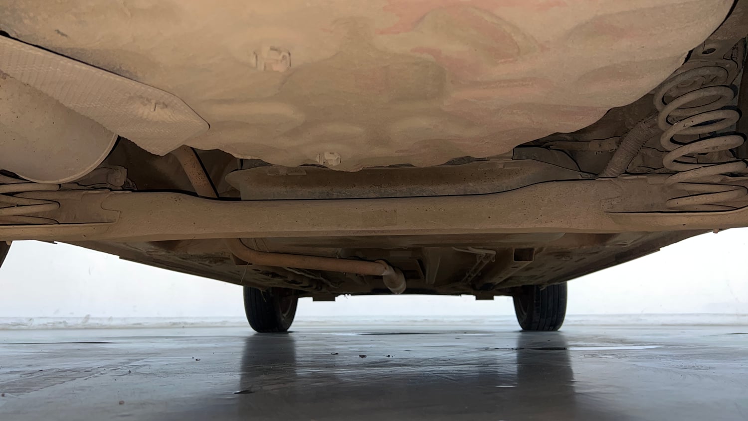Used 2023 Nissan Magnite XE Petrol Manual extra REAR UNDERBODY VIEW (TAKEN FROM REAR)
