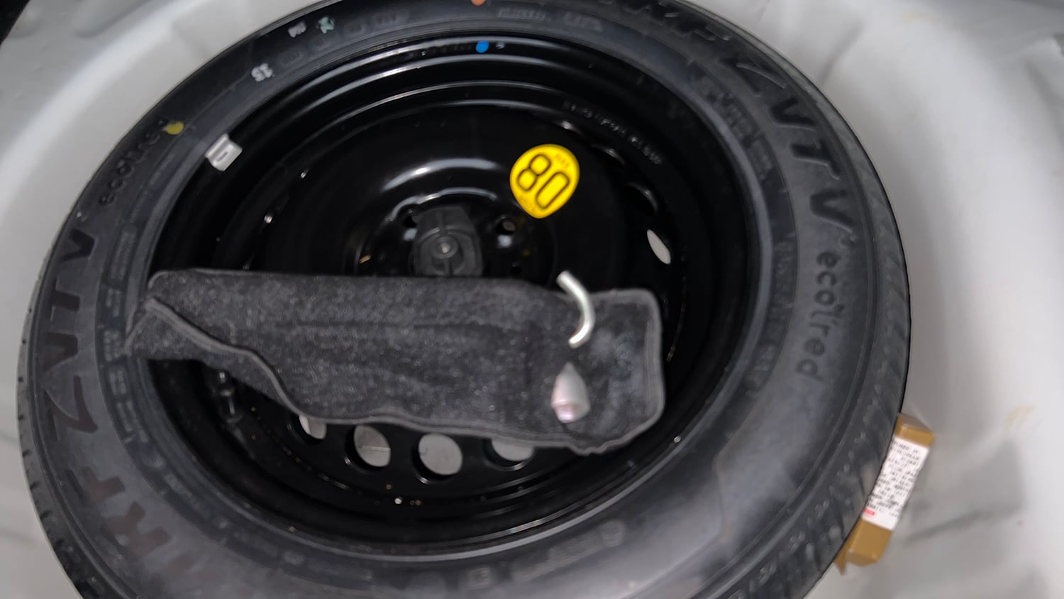 Used 2021 Toyota Glanza V CVT Petrol Automatic tyres SPARE TYRE VIEW