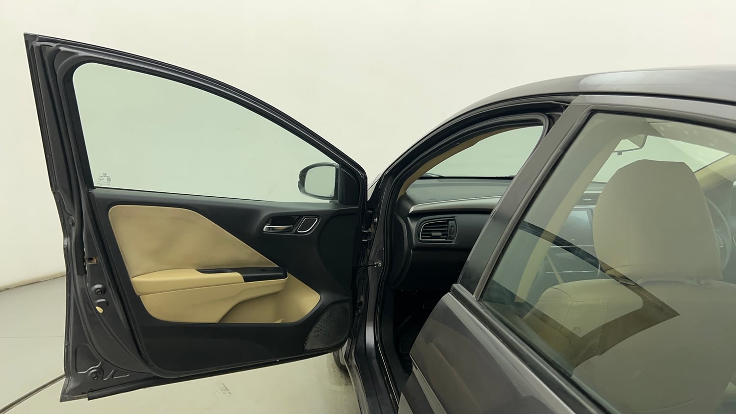 Used 2019 Honda City V CVT Petrol Petrol Automatic interior LEFT FRONT DOOR OPEN VIEW