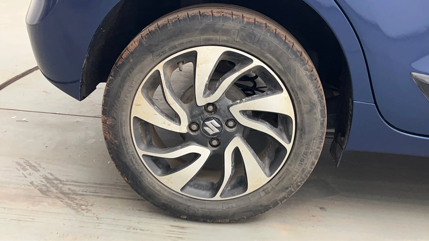 Used 2019 Maruti Suzuki Baleno Zeta 1.2 Petrol Manual tyres RIGHT REAR TYRE RIM VIEW