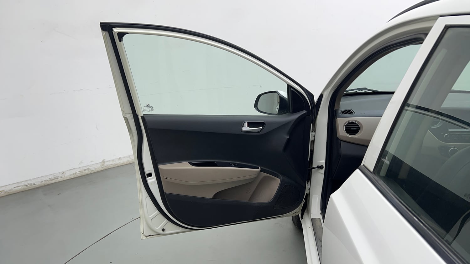 Used 2017 Hyundai Grand i10 Sportz (O) 1.2 Kappa VTVT Petrol Manual interior LEFT FRONT DOOR OPEN VIEW