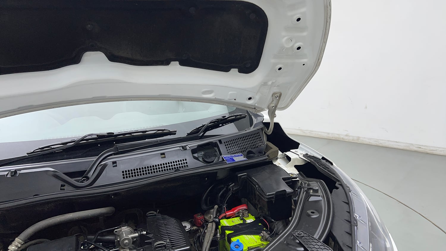 Used 2023 Nissan Magnite XE Petrol Manual engine ENGINE LEFT SIDE HINGE & APRON VIEW