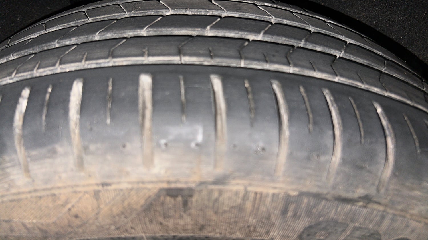Used 2021 Toyota Glanza V CVT Petrol Automatic tyres RIGHT REAR TYRE TREAD VIEW
