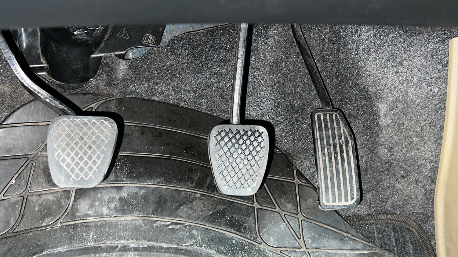 Used 2013 Honda Amaze 1.2 S i-VTEC Petrol Manual interior PEDALS VIEW