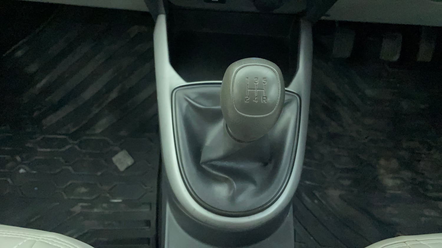 Used 2021 Hyundai Grand i10 Nios Magna 1.2 Kappa VTVT Petrol Manual interior GEAR  KNOB VIEW