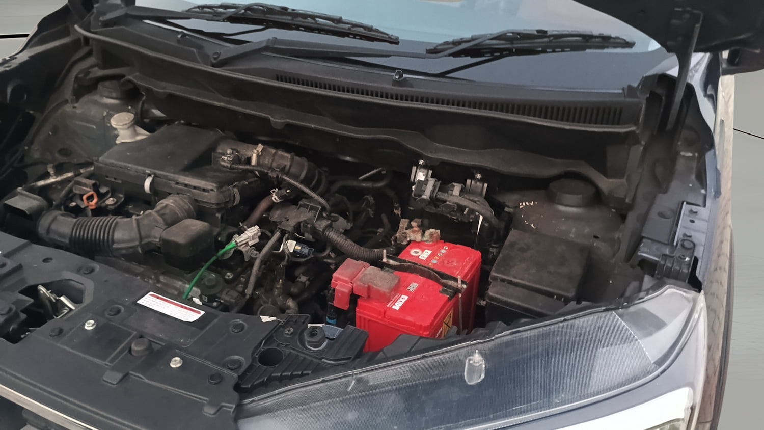 Used 2024 Maruti Suzuki XL6 Zeta MT Petrol Petrol Manual engine ENGINE LEFT SIDE VIEW