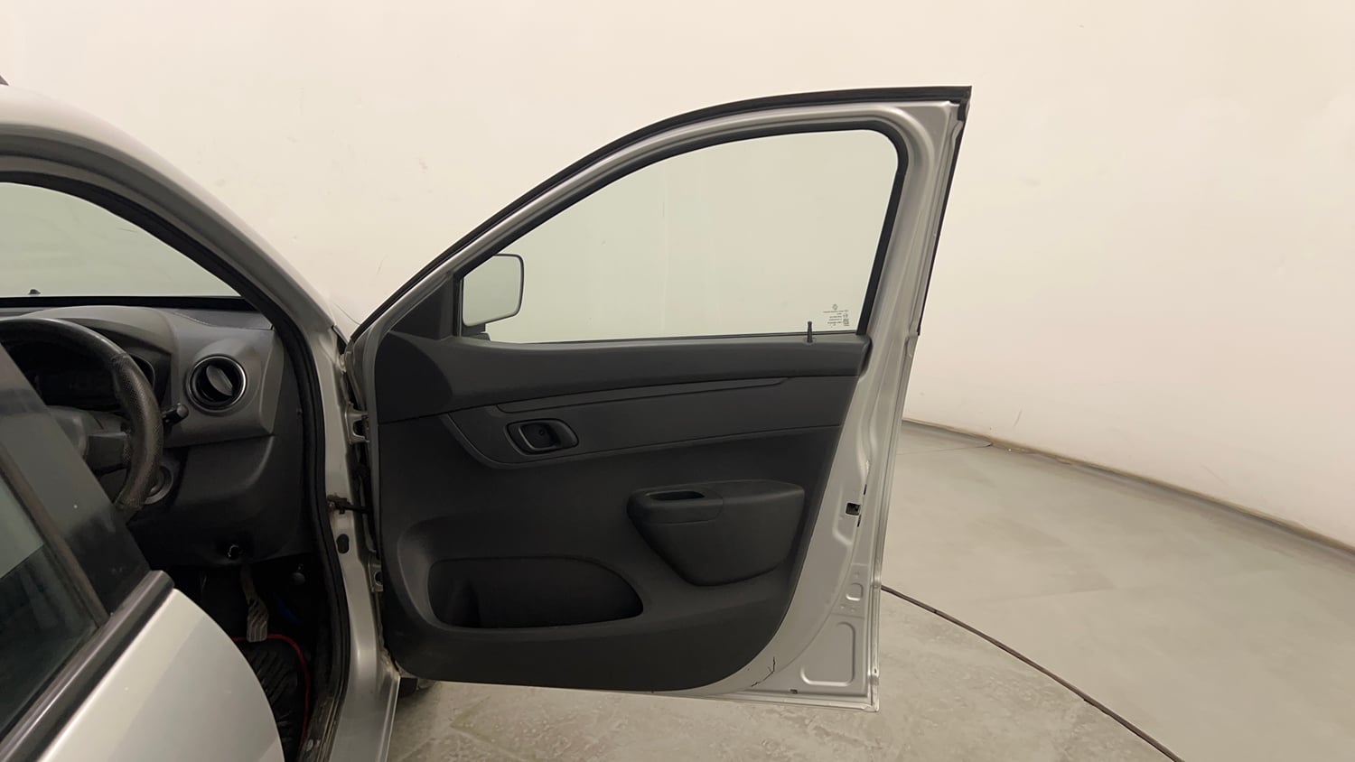 Used 2016 Renault Kwid RXT Petrol Manual interior RIGHT FRONT DOOR OPEN VIEW