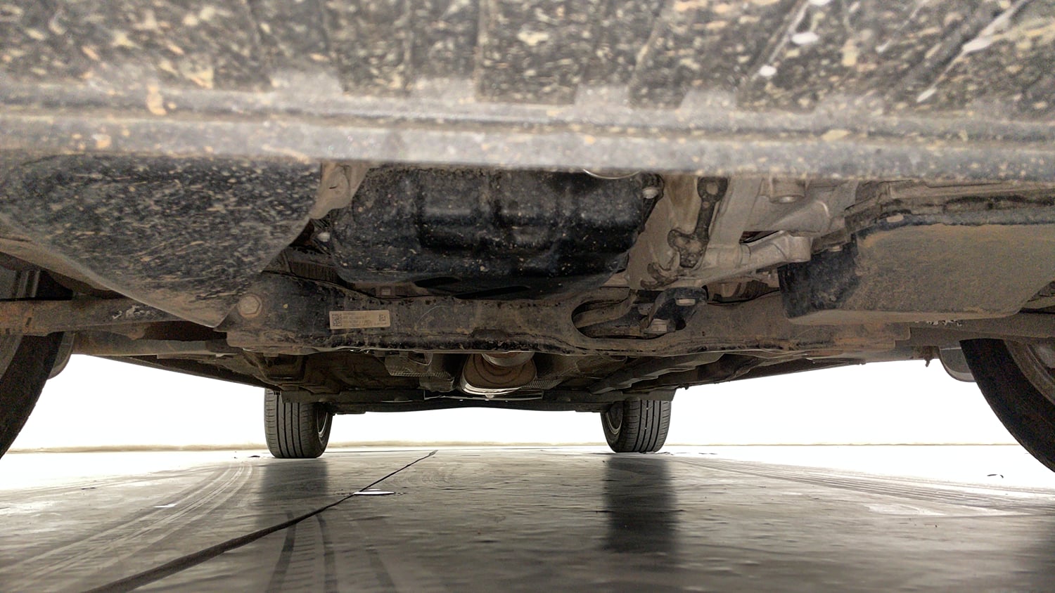 Used 2023 Volkswagen Virtus Highline 1.0 TSI AT Petrol Automatic extra FRONT LEFT UNDERBODY VIEW