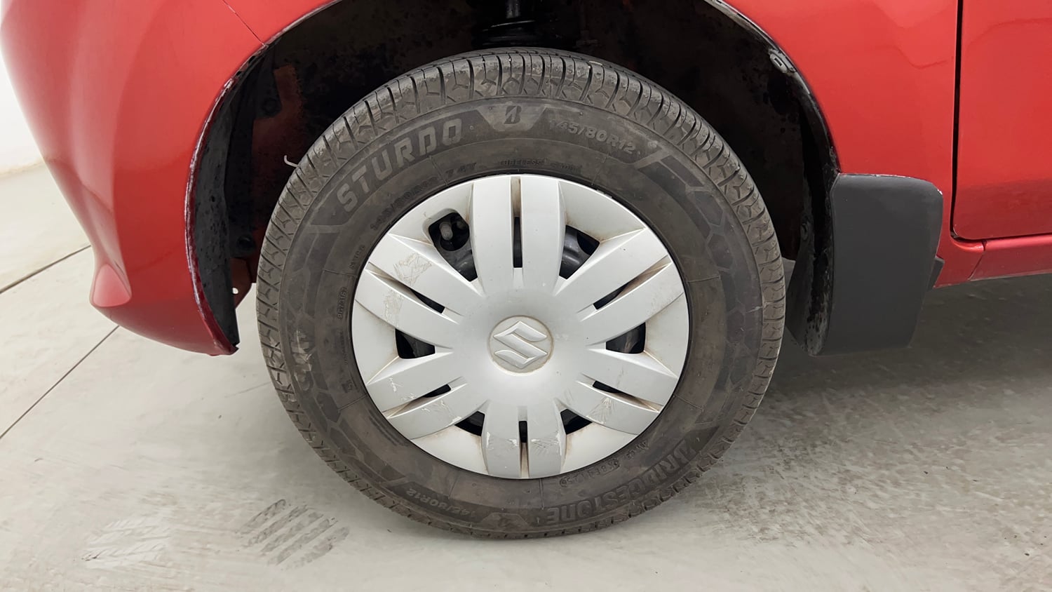 Used 2015 Maruti Suzuki Alto 800 Vxi Petrol Manual tyres LEFT FRONT TYRE RIM VIEW