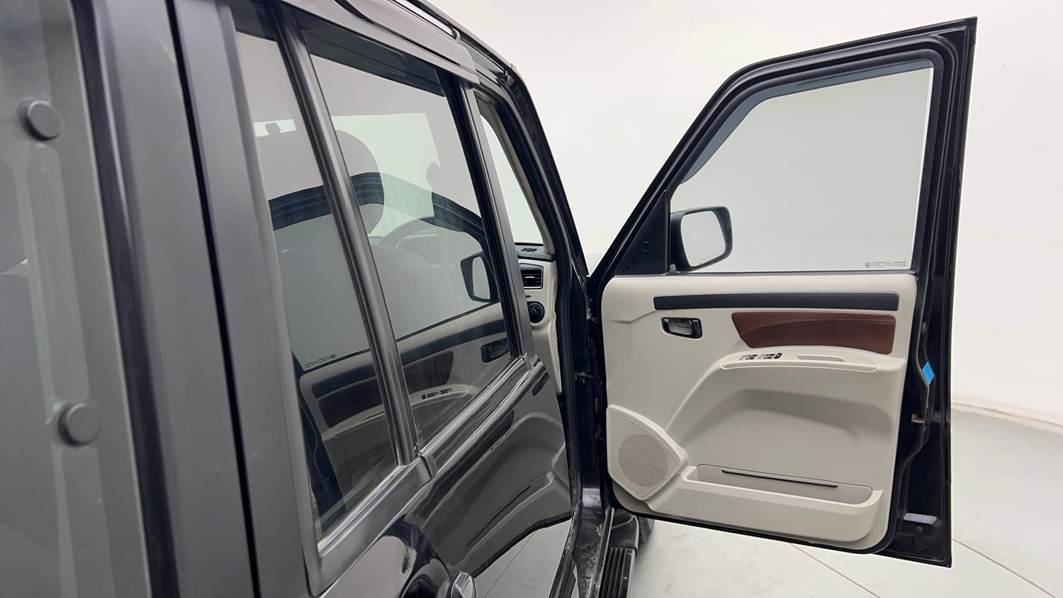 Used 2022 Mahindra Scorpio S9 Diesel Manual interior RIGHT FRONT DOOR OPEN VIEW