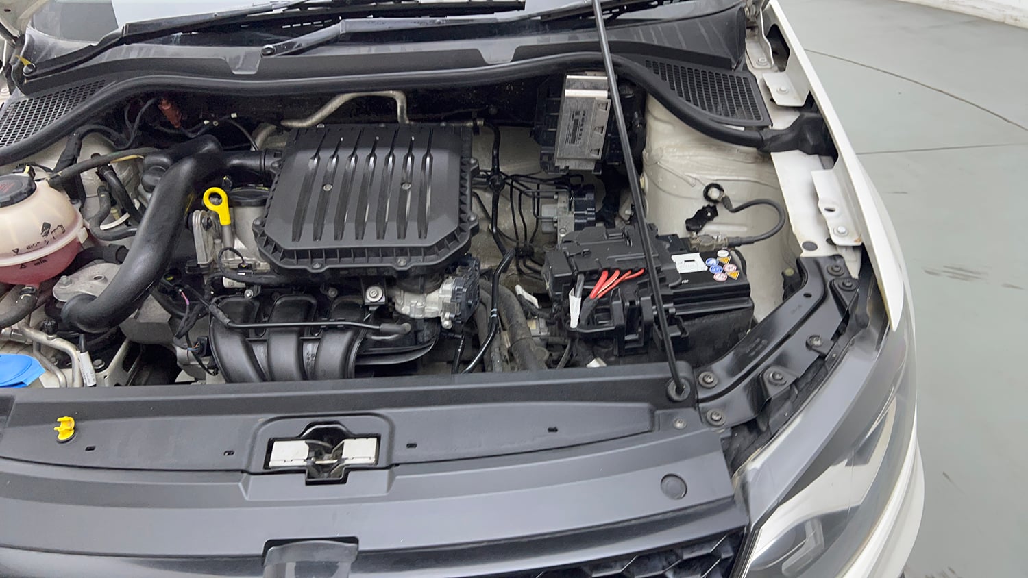 Used 2022 Volkswagen Polo Comfortline 1.0L MPI Petrol Manual engine ENGINE LEFT SIDE VIEW