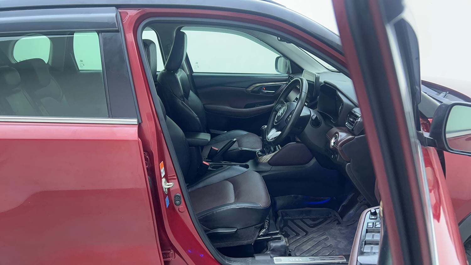 Used 2023 Maruti Suzuki Grand Vitara Alpha Dual Tone Smart Hybrid Petrol Manual interior RIGHT SIDE FRONT DOOR CABIN VIEW