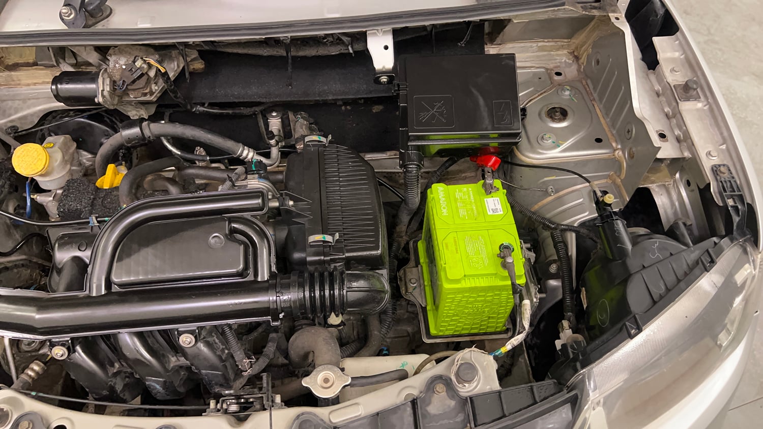 Used 2016 Renault Kwid RXT Petrol Manual engine ENGINE LEFT SIDE VIEW