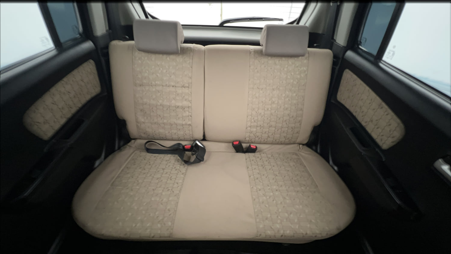 Used 2017 Maruti Suzuki Wagon R 1.0 VXI AMT Petrol Automatic interior REAR SEAT CONDITION VIEW