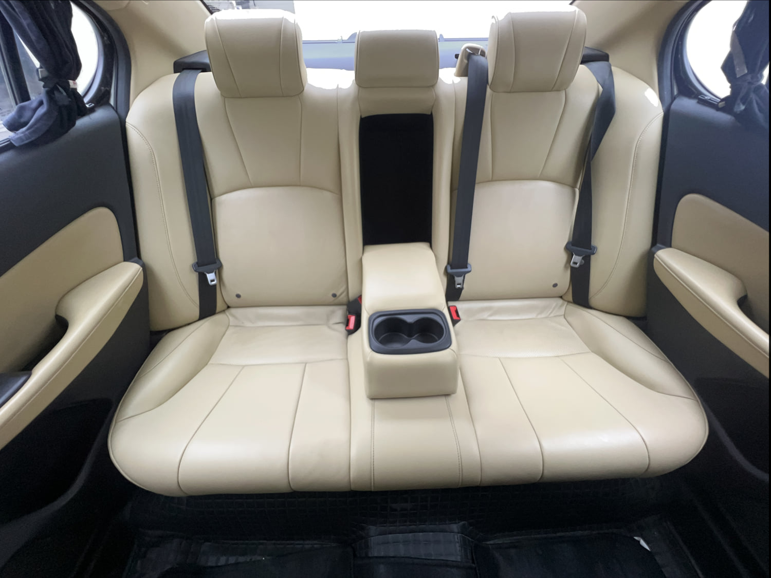 Used 2022 Honda City ZX Petrol Petrol Manual interior REAR SEAT CONDITION VIEW