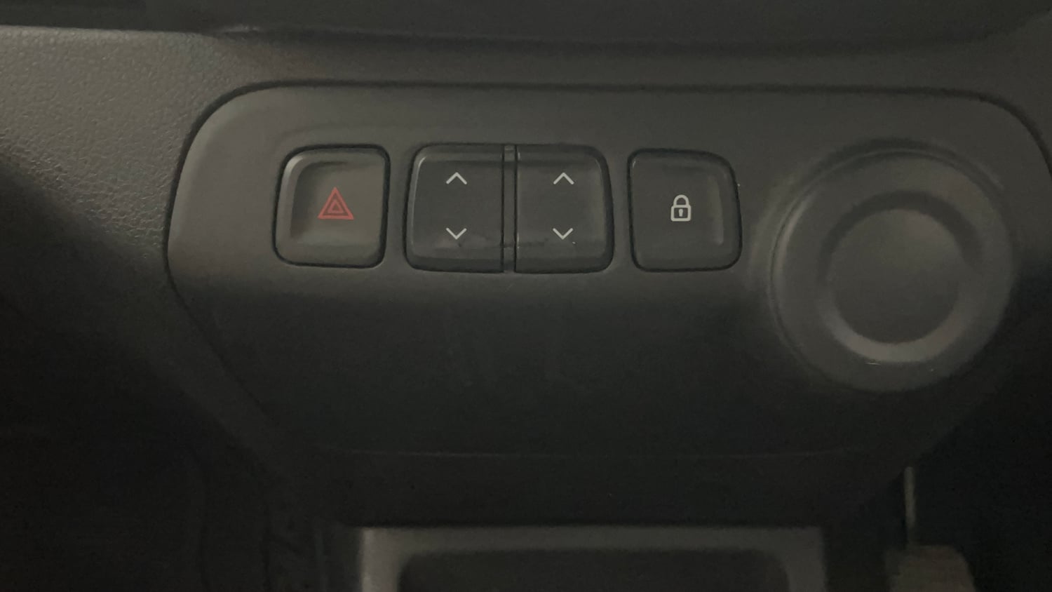 Used 2018 Renault Kwid RXT (O) 1.0 SCE Edition Petrol Manual top_features Power windows