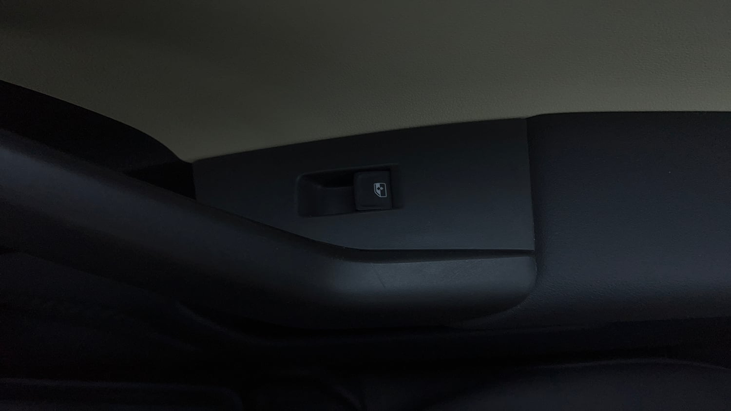 Used 2024 Skoda Slavia Style 1.5L TSI DSG Petrol Automatic top_features Ventilated seats