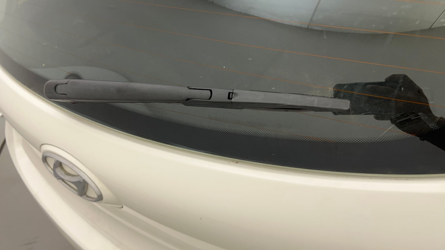 Used 2015 Hyundai Grand i10 Asta AT 1.2 Kappa VTVT Petrol Automatic top_features Rear wiper