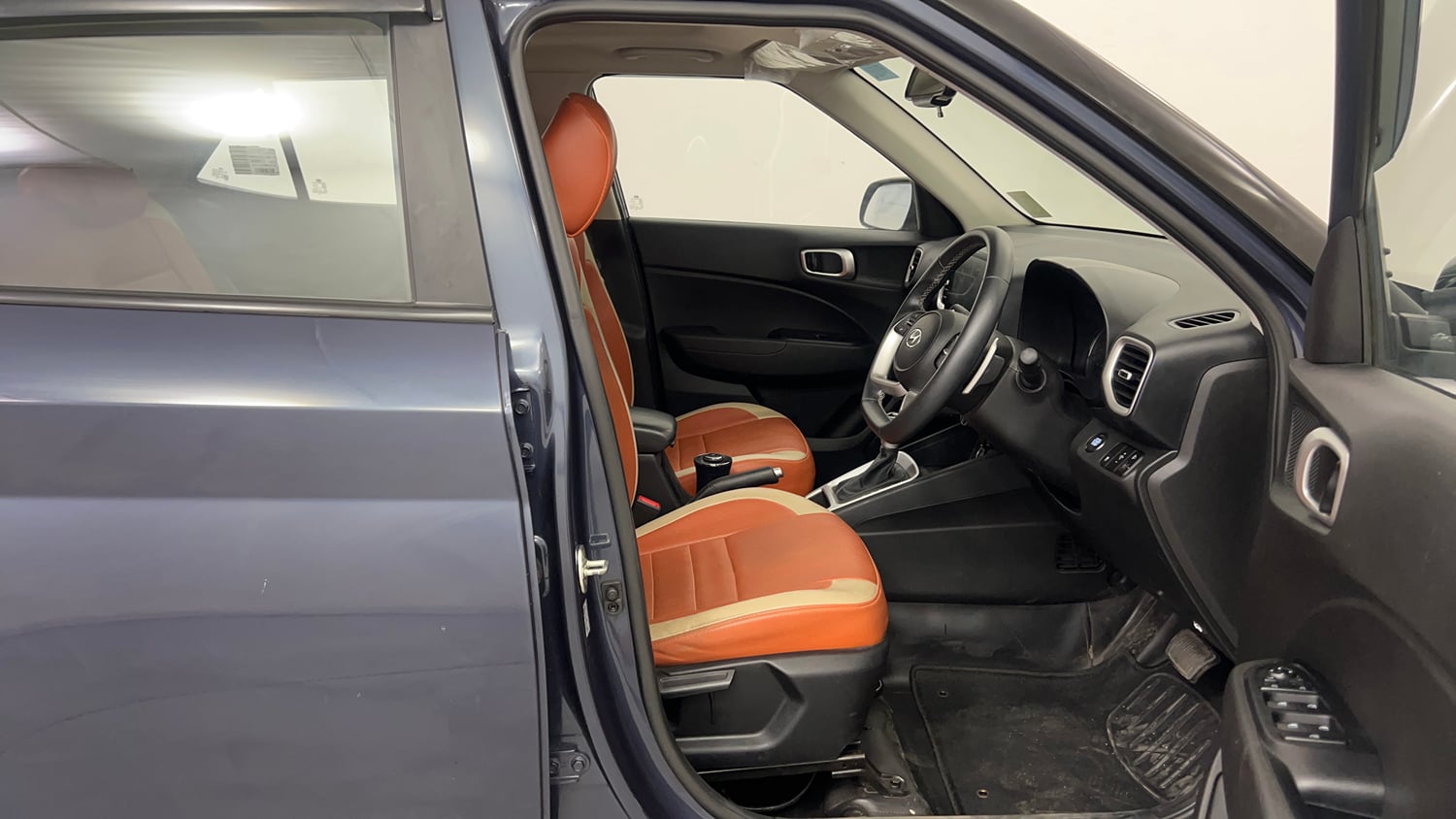 Used 2021 Hyundai Venue SX Plus 1.0 Turbo DCT Petrol Automatic interior RIGHT SIDE FRONT DOOR CABIN VIEW