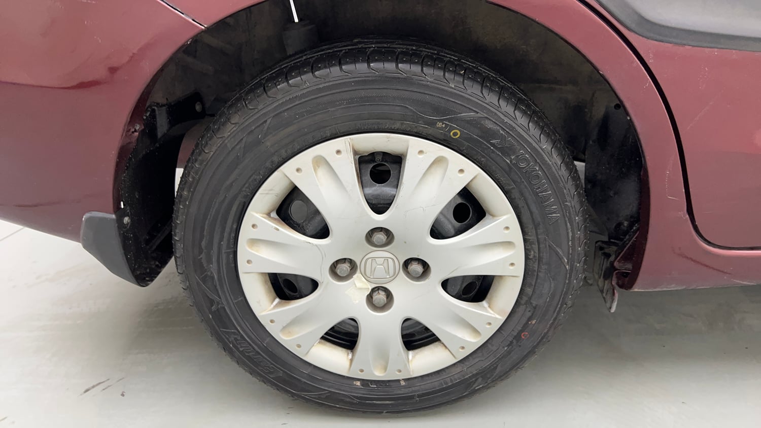 Used 2013 Honda Amaze 1.2 S i-VTEC Petrol Manual tyres RIGHT REAR TYRE RIM VIEW