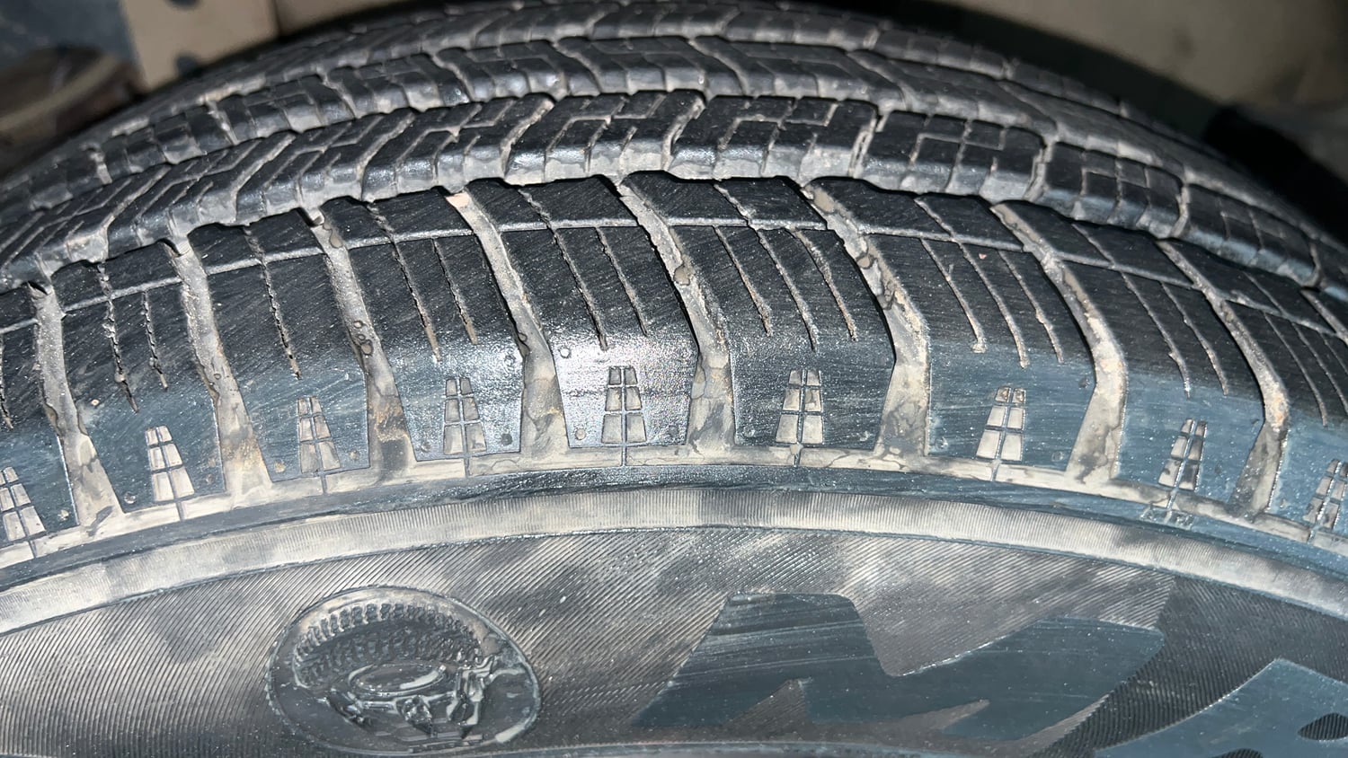 Used 2022 Mahindra Scorpio S9 Diesel Manual tyres RIGHT FRONT TYRE TREAD VIEW